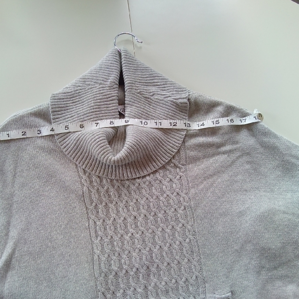 CAbi Soft And Cozy Cable Knit Light Gray Women's Poncho Sweater-size Xs - Picture 5 of 8